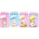 Міні блокнот “Котик” із антистрес-іграшкою — це компактний і оригінальний блокнот для записів, який поєднує практичність і розвагу. Він ідеально підходить для щоденних нотаток і водночас допомагає зняти напругу. Завдяки формату 10,5×7 см блокнот легко носити із собою — він поміщається в сумку або кишеню. 70 аркушів достатньо для записів, списків або ідей. Спіраль забезпечує зручність у використанні, а вбудована антистрес-іграшка додає особливості та робить блокнот більш цікавим. Дизайн із котиком робить його милим і чудовим варіантом для подарунку. 🔹 Переваги: антистрес-іграшка компактний формат 70 аркушів для записів зручна спіраль милий дизайн “котик” 2 в 1: блокнот + антистрес Блокнот стане чудовим вибором для тих, хто шукає міні блокнот з котиком або креативний блокнот з антистрес-іграшкою для записів.